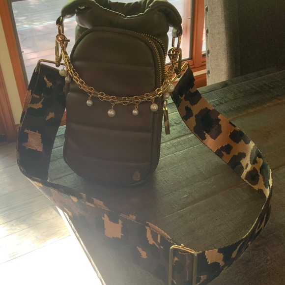 NWT Wanderfull Brown Vegan Leather Hydro Bag with additional 23 1/2 Inch Strap - Picture 7 of 7